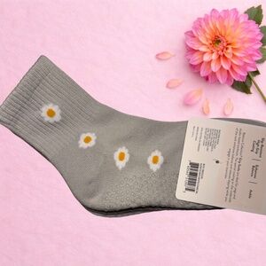 3 Pack Grip Socks Pilates Barre Ankle Socks 🩰 🤍 ✨ 🌸